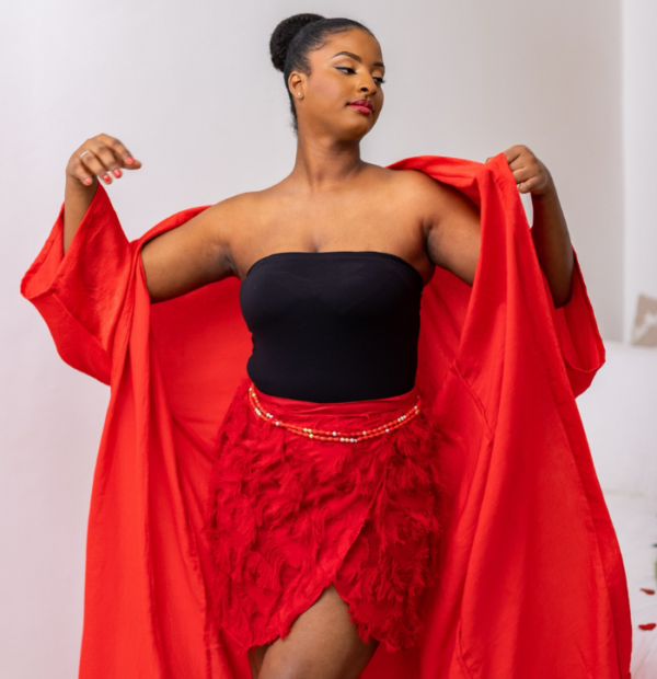 Kimono en Soie Velours Rouge avec Ceinture : Luxe et Sensualité pour Vos Moments Intimes